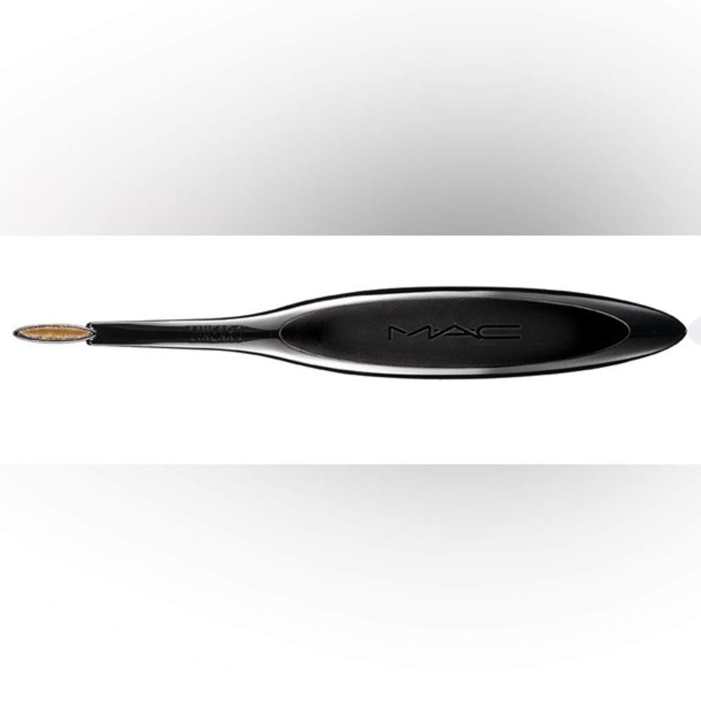 MAC Cosmetics Brush Linear 1 Eye Lip Brow Brush - Masterclass Brush Collection